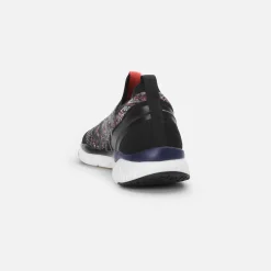 RIFF M